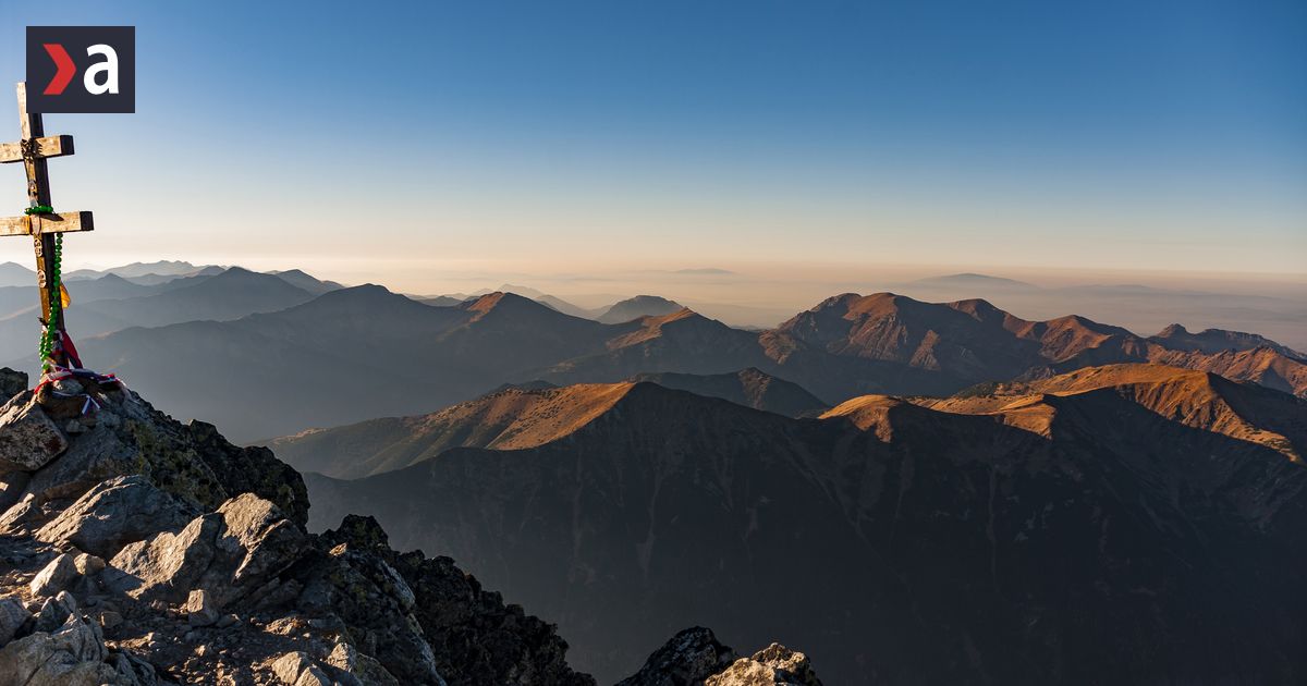 Pozrieť si západ slnka na vrchole Tatier? Ani nový návštevný poriadok to nedovolí